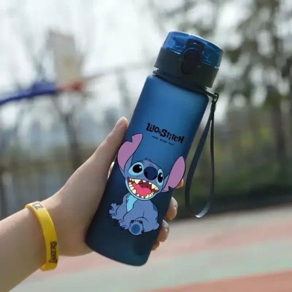botella de stitch