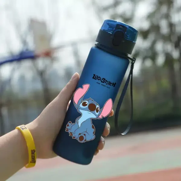 botella de stitch