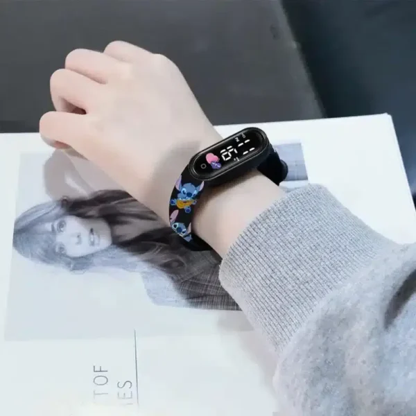 reloj led stitch